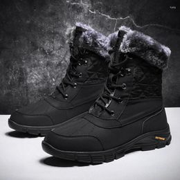 Chaussures décontractées hommes épais fur winter haut haut chaussures de seins chauds de neige chaude Botas Botas Hombre pour 2024 Baskets en peluche