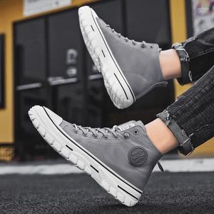 Casual schoenen heren gevulkaniseerd 2024 Britse stijl hoge sneakers canvas man sport skateboarden mode mannelijk