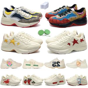 Chaussures décontractées Hommes Femmes Designer Plat Sneaker Lip Sports Épais Semelle Dessin Animé Lettres Épais Soleg Famille Beige Noir Blanc Camel Plate-Forme Chaussure Hommes Baskets De Sport