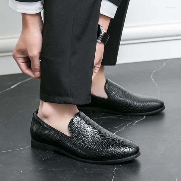 Zapatos casuales para hombre mocasines de moda otoño vestido masculino cocodrilo negocios Slip-On fiesta de boda para hombres mocasines