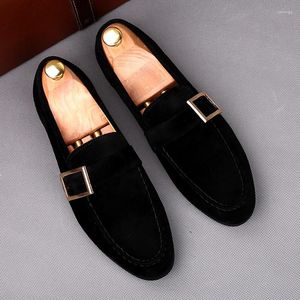 Zapatos informales para hombres Vestidos de banquetes de cuero genuino para zapatillas de fumar, zapatillas perezosas.