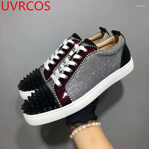 Zapatos casuales para hombre Zapatillas de deporte masculinas Zapatillas de vestir planas Diseñador de lujo Zapato con purpurina negra para hombres Moda Color mezclado