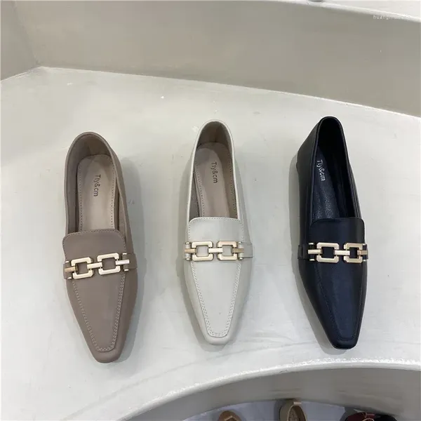 Zapatos informales planos con cadena de Metal para mujer, mocasines pequeños con punta cuadrada, mocasines de tacón bajo, zapatillas de deporte de cuero Pu suave para oficina 2024