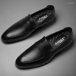 Casual schoenen Minimalistisch Design Men Formele klassieke zakelijke mannelijke flats elegantes Men's Ress Echt lederen trouwfeestjes Loafers
