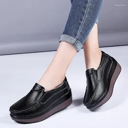 Chaussures décontractées Moccasins Plus taille plate-forme en cuir authentique pour femmes Shake Shake coin Slip-On Hauteur augmentant
