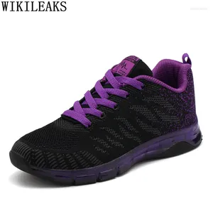 Chaussures décontractées Sneakers de femme non en cuir 2024 Black Vulcanize Sport Women Zapatos Mujer Chaussure Femme