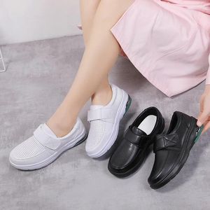 Zapatos casuales amamantando para mujeres pisos blancos cómodos mocasines transpirables mocasins sin deslizamiento sin deslizamiento