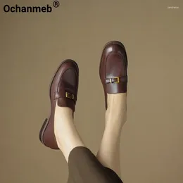 Casual schoenen Ochanmeb Natuurlijke echte lederen loafers dames metalen gesp slip-on causaal comfort eenvoudig wandelplanten loafer dames 2024
