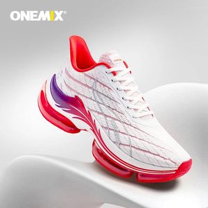 Chaussures décontractées Onemix 2024 Running for Men Air Cushion Athletic Athlemable Horstiping Outdoor Walking Sneakers Femmes Couple Trainers