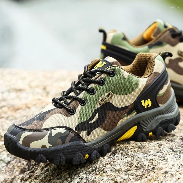 Chaussures décontractées Sneakers de mode extérieurs Armée couples verts toile camouflage hommes confortables chaussures de marche respirant grande taille