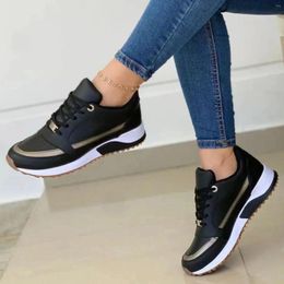 Chaussures décontractées en cuir breveté Sports pour femmes Single Single Vulcanisé Mesh Air Lacet Up Flat Plator Sport Running Footwear Sapatos