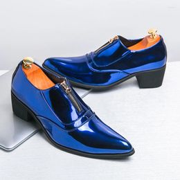 Casual schoenen Persoonlijkheid Men Formele Italiaanse heren Oxford Stijlvol merk Man Wedding Jurk Schoenen Punk Style Gentleman Flats