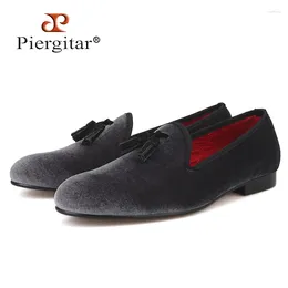 Zapatos casuales Piergitar Piergitar Handmader Lofea Gray Velvet Men with Black Suede Tassel Fashion Farty Flats para hombres