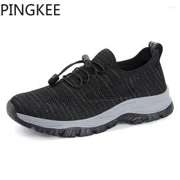 Chaussures décontractées PINGKEE Baskets en maille pour hommes Doublure supérieure respirante Légère à enfiler Collier élastique athlétique Semelle intérieure rembourrée pour hommes