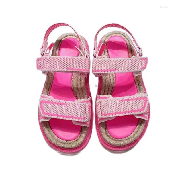 Chaussures décontractées rose épaisse semelles sandales ouverts orteil Boucle de crochet Femme Femme Femme Chaussure Summer Designer Hauteur Augmentation des avantages