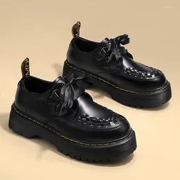 Plateforme de chaussures décontractées Lolita Gothic femme 2024 Spring College Style Patent cuir Pumps Women Japan School Uniforme