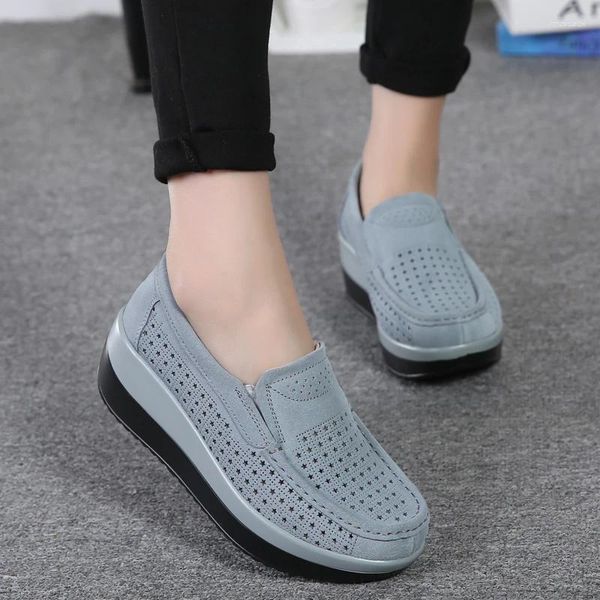 Chaussures décontractées Platform Sport pour les femmes 2024 Flats baskets en cuir en daim Slip sur les talons Creepers Moccasins Comfort Centre