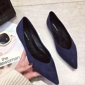 Casual schoenen puntig teen lage hak elegant marineblauw werk voor vrouwen ondiepe vrouw schoenen slip op 39 snelle levering jong
