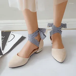 Chaussures décontractées pxelena mignons femmes sandales plaid croix à égalité gladiator dames fausses daim bas talon 2024 été confortable