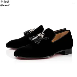 Casual schoenen Qianruti Men Black Velvet Tassel Loafers Glip op Elegent Square Teen Flats Party Wedding
