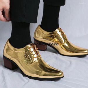 Zapatos casuales de calidad para hombre dorado punta puntiaguda con tacones altos vestidos no deslizantes 2024 zapatillas de diseño clásico para hombres