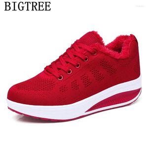 Zapatos casuales zapatillas rojos canastas de mujeres de invierno mujer mujer corta peluche damas 2024