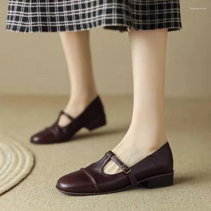 Chaussures décontractées Retro Femme Oxford Low Talons T Strap pour les filles en cuir de boucle noire femelles