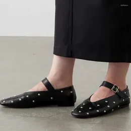 Chaussures décontractées rivets femmes appartements authentiques boucles en cuir 2024 Fashion printemps d'été Soft Mary Jane Black Femme