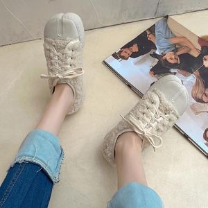 Casual schoenen rond teen damesplatform Britse stijl vrouwelijke sneakers loafers bont slip-on modis flats verstopt preppy slip op