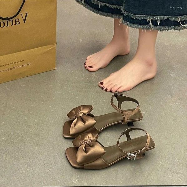 Zapatos informales, sandalias para mujer con tacones bajos, calzado para mujer, punta abierta, verano 2024, lazo negro, zapato antideslizante de lujo en oferta