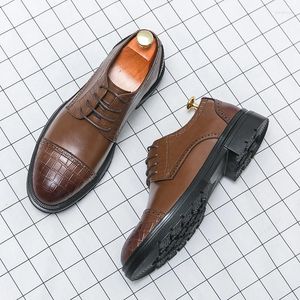 Chaussures décontractées vendant une entreprise de bureau officiel de style britannique en cuir de cuir britannique pour hommes