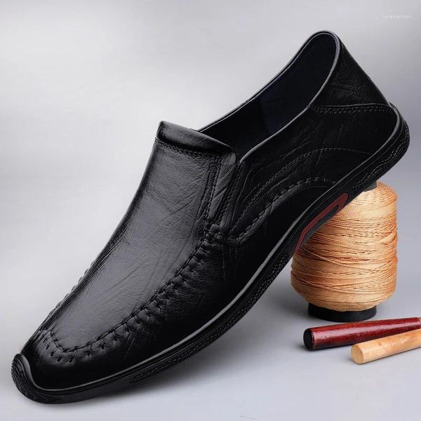 Chaussures décontractées vendant le cuir authentique Europe en Europe Amérique confortable à plat extérieure à la conduite minimaliste