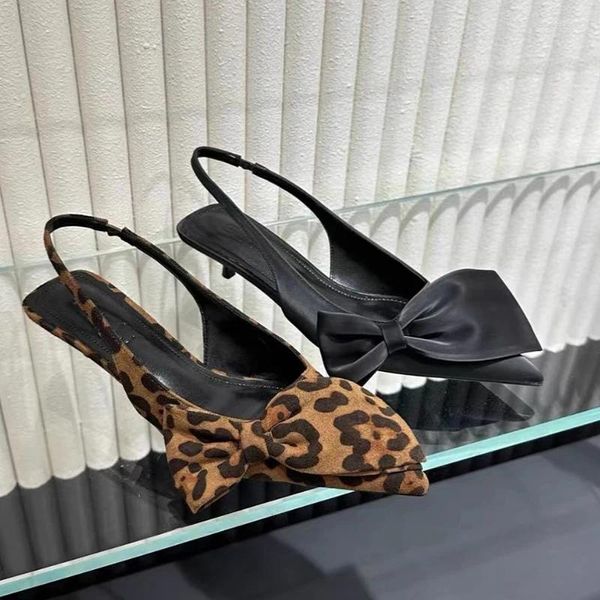 Chaussures décontractées Sexy Leopard Bow Femmes Poighed Toe Sandales Smusback Slingback Slippers 2024 robe talons bas, tongs Pumps Femme