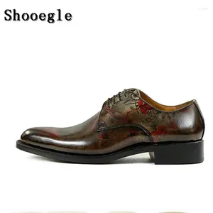 Zapatos casuales SHOOEGLE Hombres Estilo vintage Bronce Impresión Cuero de alto grado Oxfords hechos a mano Vestido con cordones con caja exquisita