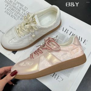 Casual schoenen eenvoudige sport satijn retro preppy stijl ronde hoofd veter bord comfortabel plat klein wit