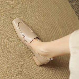 Chaussures décontractées taille 34-42 confortable naturel en cuir authentique talon épais femmes talons talons carrés orteil de mode bureau