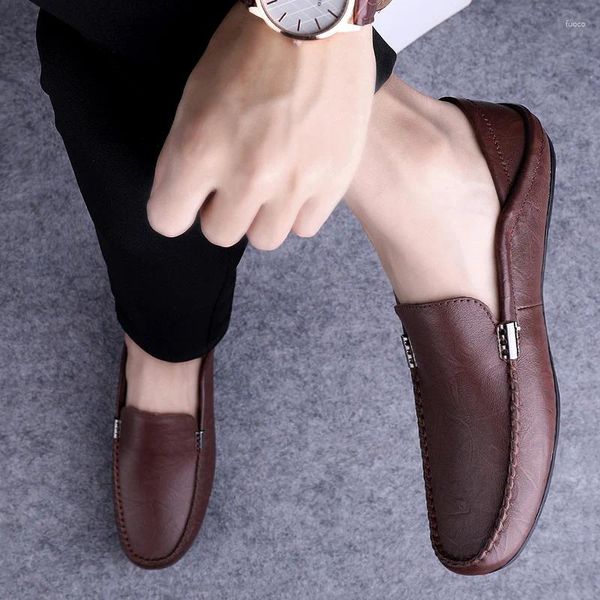 Zapatos casuales talla 37-45 mocasines de cuero genuino transpirable Hombres planos de conducción clásica Moccasins de verano