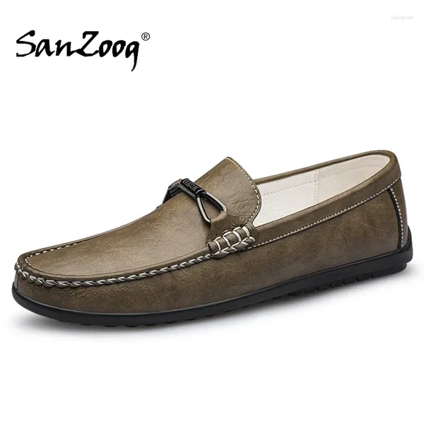 Chaussures décontractées Slip sur le cuir pour hommes Locs mocassin homme moocasines Hombre Automne Spring Fashion Designer Zapatos