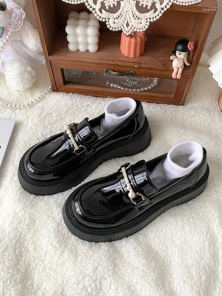 Chaussures décontractées petit cuir en cuir de style britannique Retro Jupe plate-forme rond des escarpins noirs un mocassin pédale