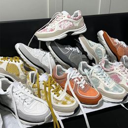 Chaussures décontractées Baskets Baskets en daim Femmes Designers de qualité supérieure Luxe Casual Couleur assortie Muffin Semelle épaisse Plate-forme basse Taille 35-40 Gym Run Baskeball Classic