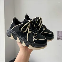 Chaussures décontractées Sneakers 2024 Femmes Chunky Platform Split Cuir Patchwork Couleurs mixtes à lacets à lacets Round Lady Flats Fabriqué