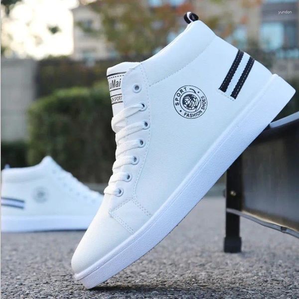 Chaussures décontractées Sneakers High Top Men White Sport 2024 Arrivée Boots de la cheville en cuir D56