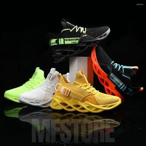 Chaussures décontractées Sneakers Men Mesh Breathable Running Sport Unisexe Light Soft Soft Sole Sole Couple Athletic Women Taille 46