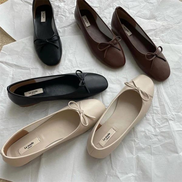 Chaussures décontractées en cuir souple Mocasins Moccasins Femmes Toe Round Design pliable Leaopard Slip on Mandis Ballet confortable