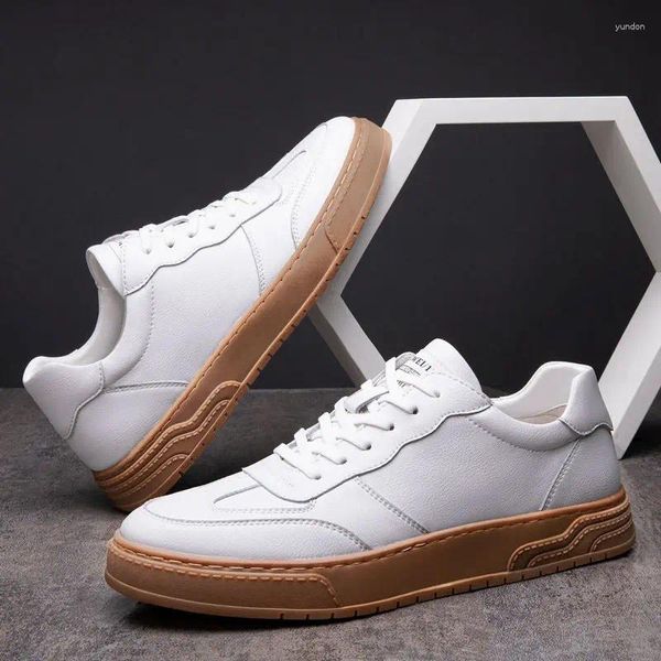 Zapatos casuales tendencia de moda suave de moda diseñador de altura de cuero real de alta calidad mocasines blancos zapatillas de deporte transpirable