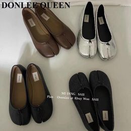 Chaussures décontractées orteil divisé en cuir en cuir peu profond à semelles molles confortables houstoux miroir miroir sliver féminin ballerine marque mujer