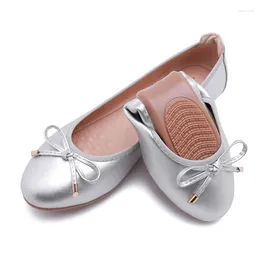 Chaussures décontractées printemps et automne 2024 Rouleaux de poulet ballet rond Toe plat à semelle douce mère femme