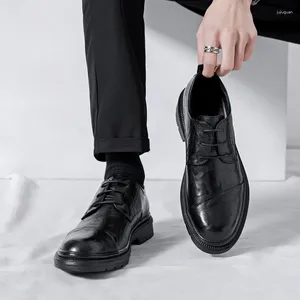 Chaussures décontractées printemps/automne marque hommes de qualité supérieure Oxfords Style britannique en cuir souple affaires fendues A12