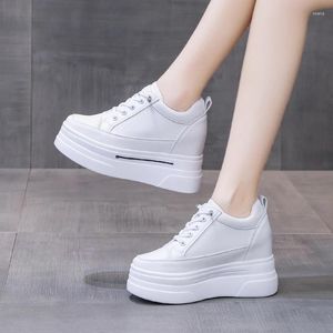 Casual schoenen lente herfst wit verborgen wig hakken vrouw 9 cm platform lift lift high-haken loop sneakers dames 2024