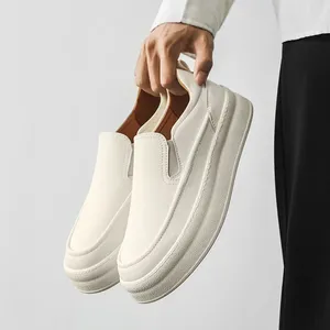 Chaussures décontractées printemps automne hommes blancs vintage coréens designer mots de créateur hauteur augmentant les baskets à glissière de robe respirante